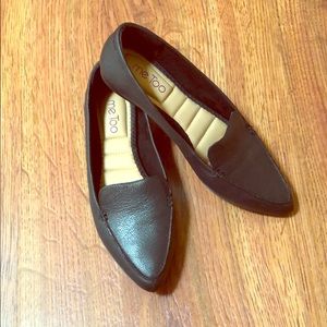 Me Too Pointed Toe Loafer Black Flats